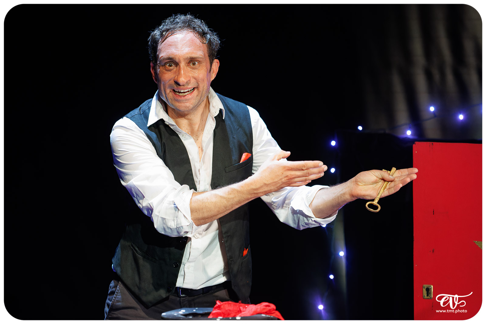 LE CIRQUE DES ÉTOILES (COMME UNE ÉTINCELLE)